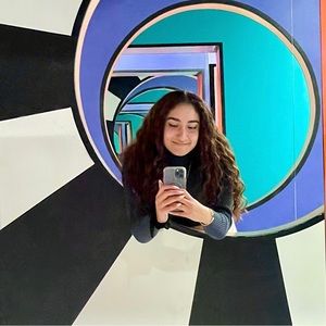 Meet your Posher, Mora